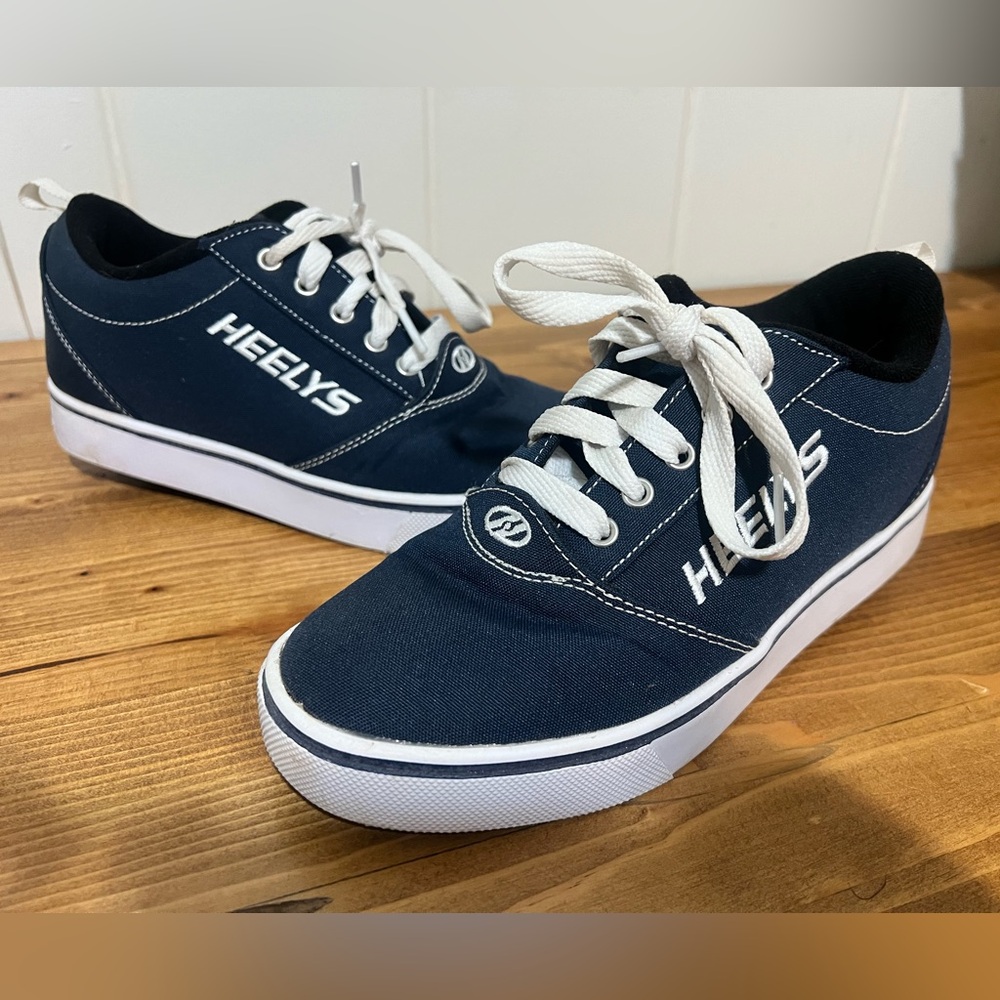 Heelys Navy Blue Wheeled Sneakers with White Accents- Youth size 5